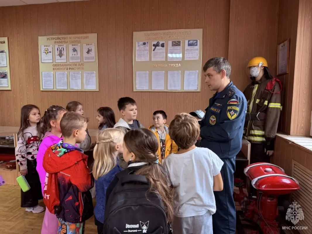 Школьники побывали в гостях у пожарных Школьники побывали в гостях у пожарных