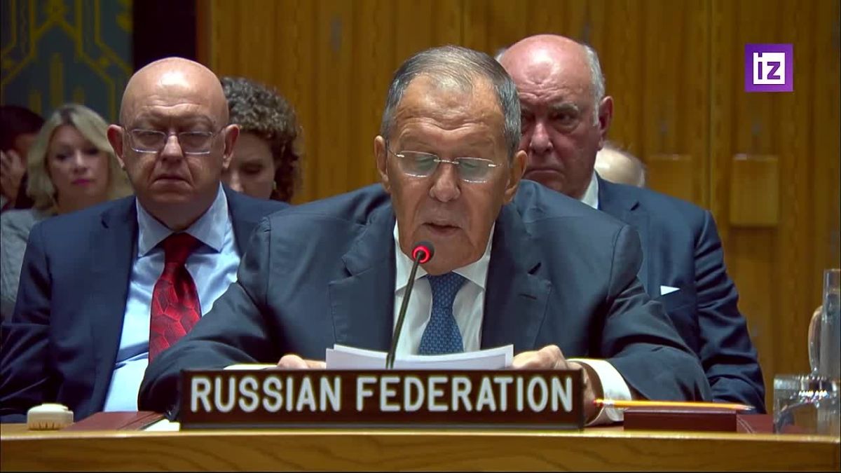 Репост из: IZ.RU • ВАЖНОЕ. Зеленский верхом на ракете, а Путину — приглашение в Майами: как в Нью-Йорке проходит дипломатическая неделя Генеральной Ассамблеи ООН? Выступление Лаврова Глава МИД РФ принял участие в заседании...