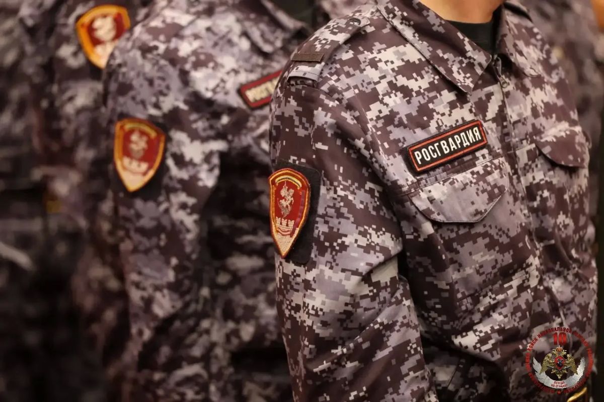 Отличившимся росгвардейцам вручили государственные награды в честь 60-летия со дня образования специальных моторизованных воинских частей Отличившимся росгвардейцам вручили государственные награды в честь 60-летия со дня образования специальных моторизованных воинских частей