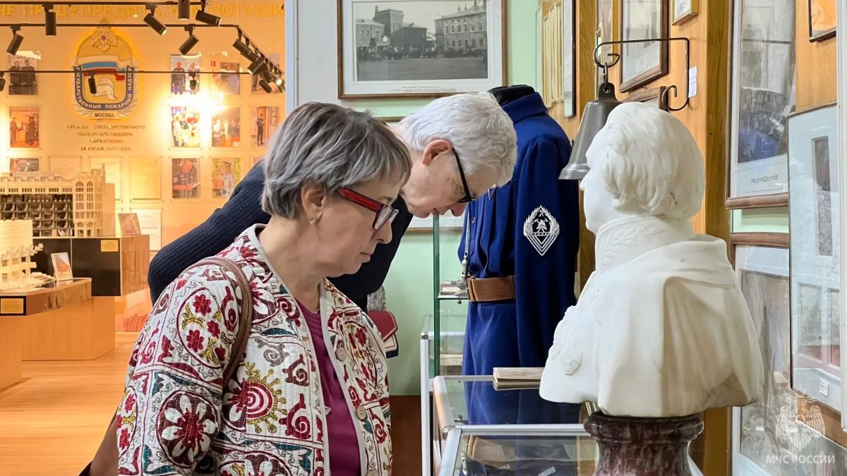 «День без турникетов»: москвичи познакомились с историей пожарной охраны «День без турникетов»: москвичи познакомились с историей пожарной охраны