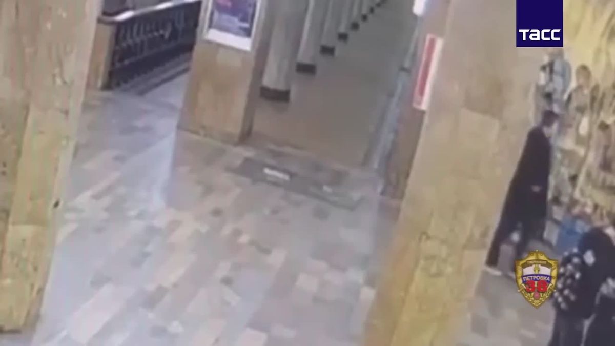 Пассажир в метро Москвы украл 45 тыс