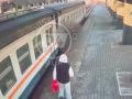 «Больше не положено»: всего 1000 рублей выплатили искалеченному поездом подростку