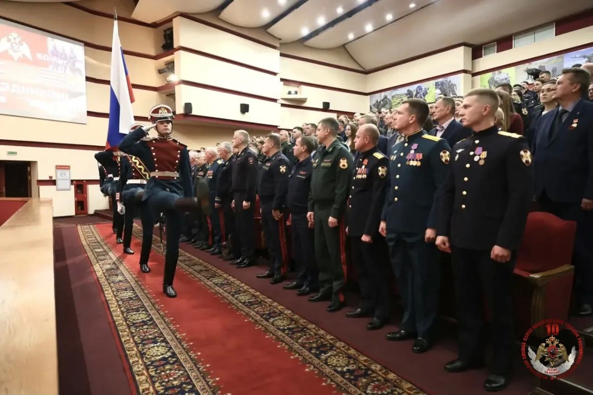 Отличившимся росгвардейцам вручили государственные награды в честь 60-летия со дня образования специальных моторизованных воинских частей Отличившимся росгвардейцам вручили государственные награды в честь 60-летия со дня образования специальных моторизованных воинских частей