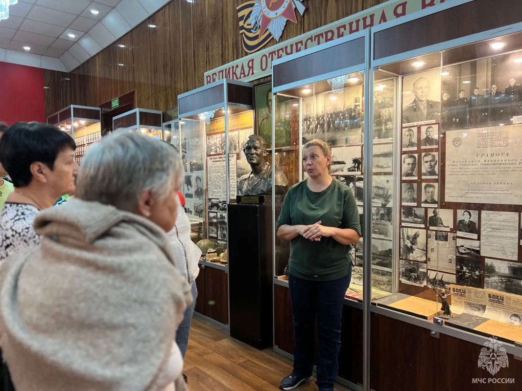 «День без турникетов»: москвичи познакомились с историей пожарной охраны «День без турникетов»: москвичи познакомились с историей пожарной охраны