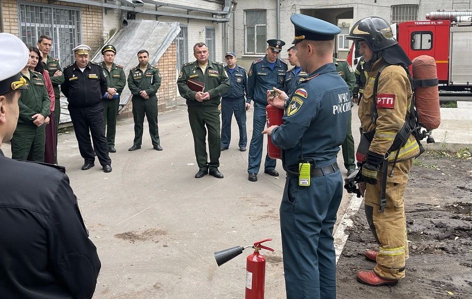 От теории к практике: в ГВСУ СК России прошли занятия по пожарной безопасности От теории к практике: в ГВСУ СК России прошли занятия по пожарной безопасности