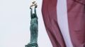 С дорожных знаков в Латвии стерли указатели на Москву, сообщает портал LSM
