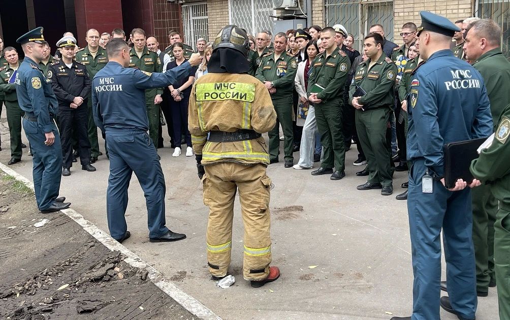 От теории к практике: в ГВСУ СК России прошли занятия по пожарной безопасности От теории к практике: в ГВСУ СК России прошли занятия по пожарной безопасности