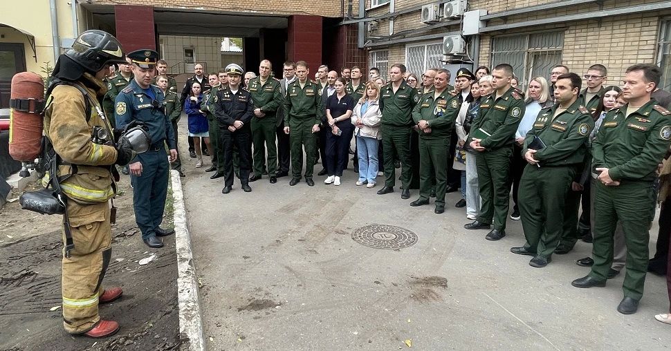 От теории к практике: в ГВСУ СК России прошли занятия по пожарной безопасности От теории к практике: в ГВСУ СК России прошли занятия по пожарной безопасности