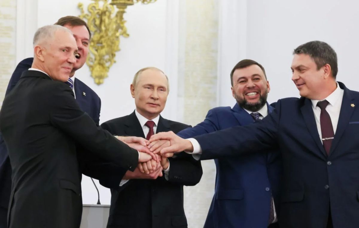 30 сентября в России отмечается День воссоединения Донецкой и Луганской народных республик, Запорожской и Херсонской областей с Россией
