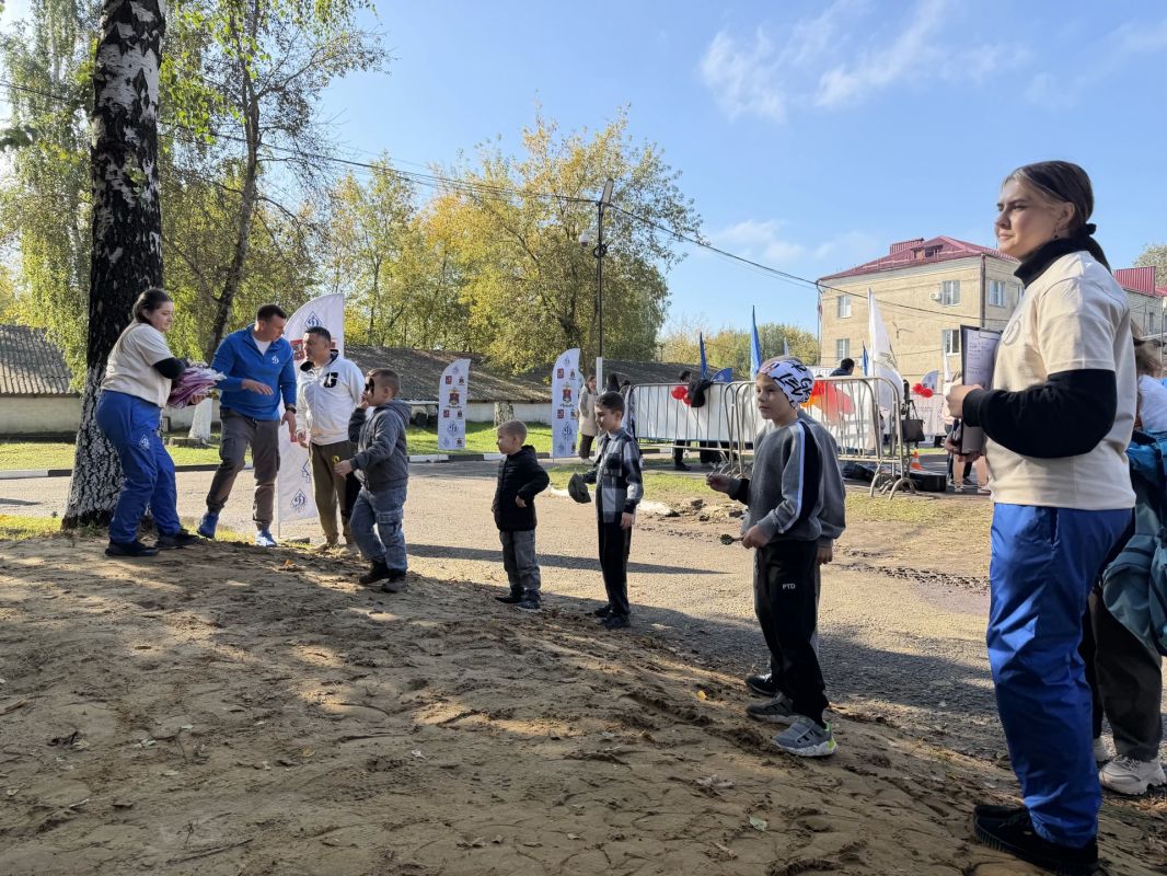 Сотрудники УТ МВД России по ЦФО вместе со своими семьями приняли участие в ежегодном спортивном празднике «День здоровья» Сотрудники УТ МВД России по ЦФО вместе со своими семьями приняли участие в ежегодном спортивном празднике «День здоровья»