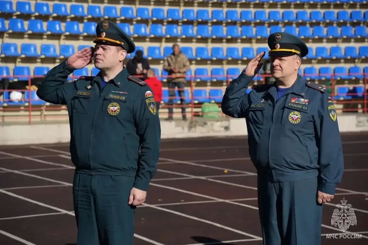 В Апаринках наградили победителей чемпионата по пожарно-спасательному спорту В Апаринках наградили победителей чемпионата по пожарно-спасательному спорту