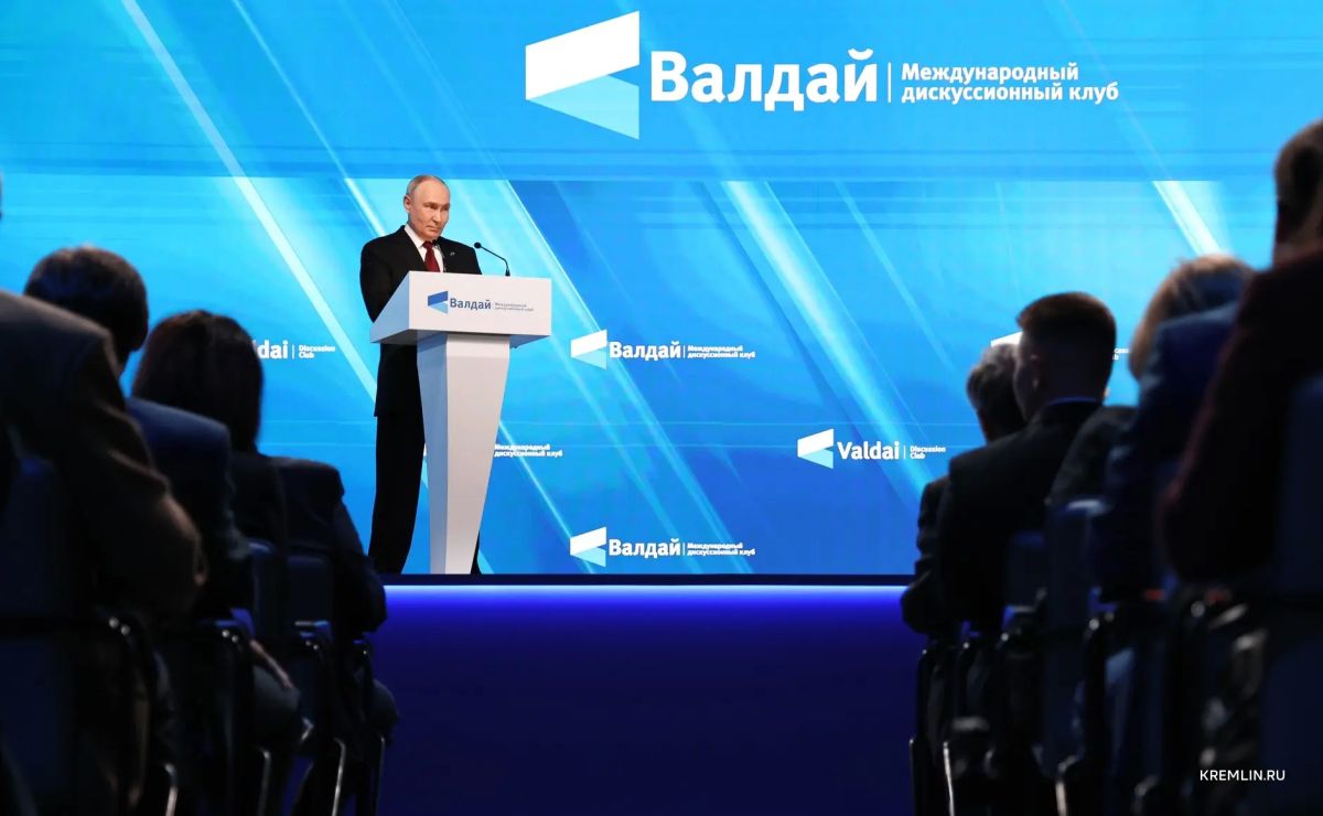 Россия готова к переговорам по Украине, но предложения о перемирии нелепы
