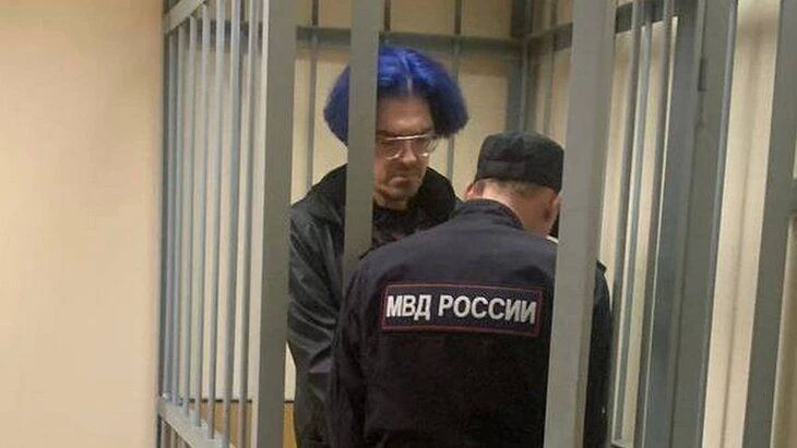 Блогера Алексея Поднебесного отправили на три года в колонию общего режима за интимную связь с несовершеннолетней