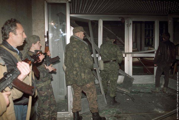 Ровно 33 года назад, 3 октября 1993 года ельцинский режим устроил бойню в Останкино Ровно 33 года назад, 3 октября 1993 года ельцинский режим устроил бойню в Останкино