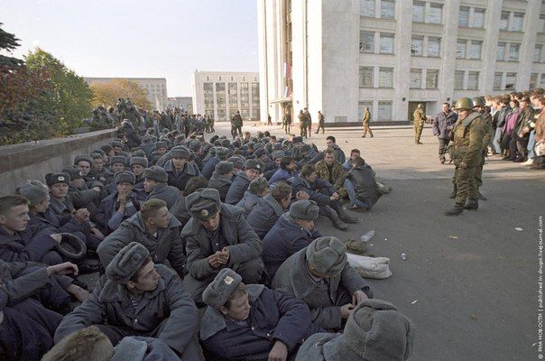 4 октября 1993 года по приказу нелегитимного узурпатора Ельцина из танковых орудий было расстреляно здание Верховного Совета РФ 4 октября 1993 года по приказу нелегитимного узурпатора Ельцина из танковых орудий было расстреляно здание Верховного Совета РФ