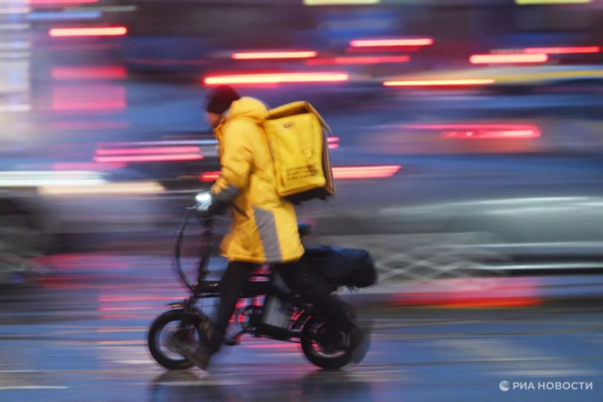 В Москве курьеры с 15 октября не смогут работать без прохождения теста на знание ПДД
