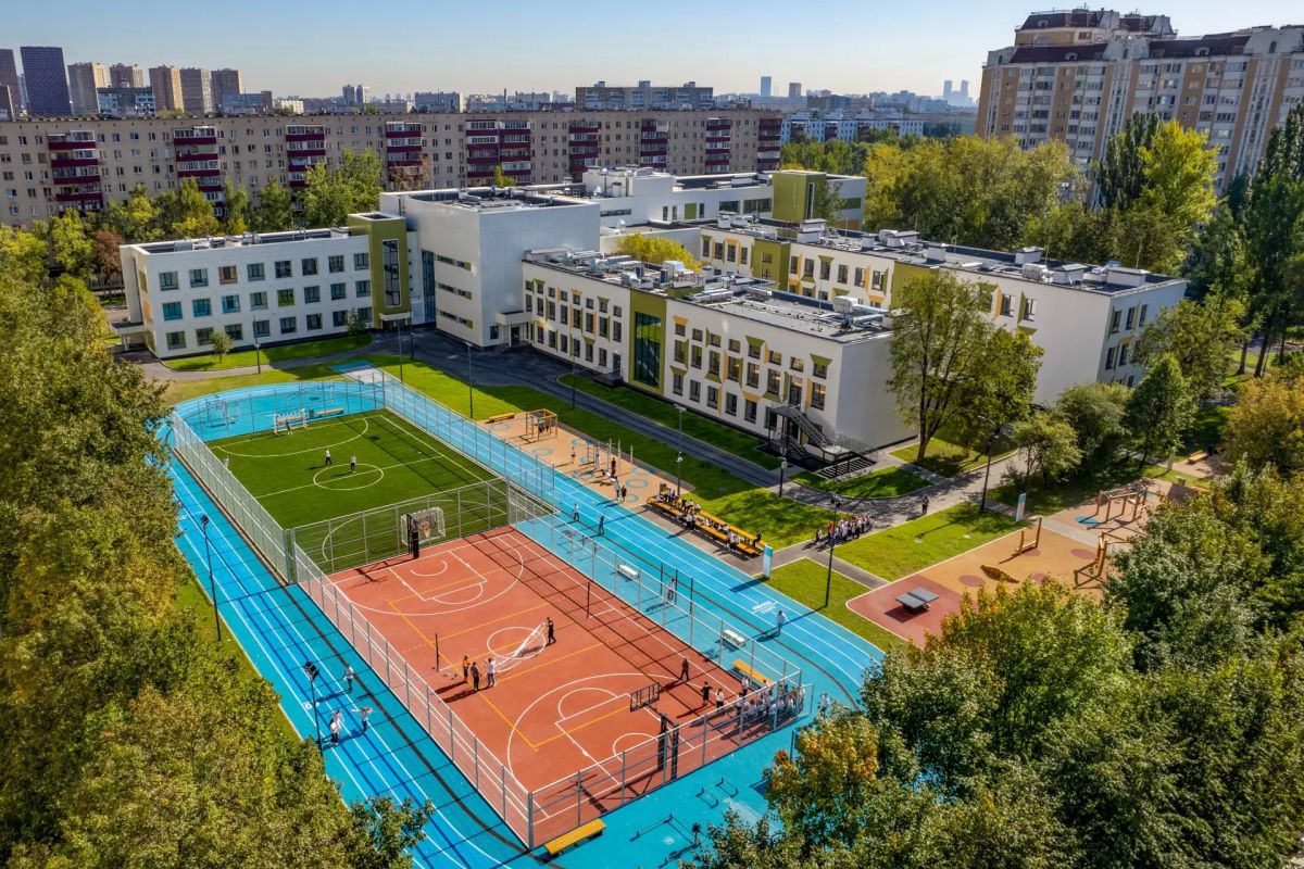 Сегодня отмечают профессиональный праздник люди, от которых, бесспорно, зависит будущее нашего любимого города - учителя Сегодня отмечают профессиональный праздник люди, от которых, бесспорно, зависит будущее нашего любимого города - учителя