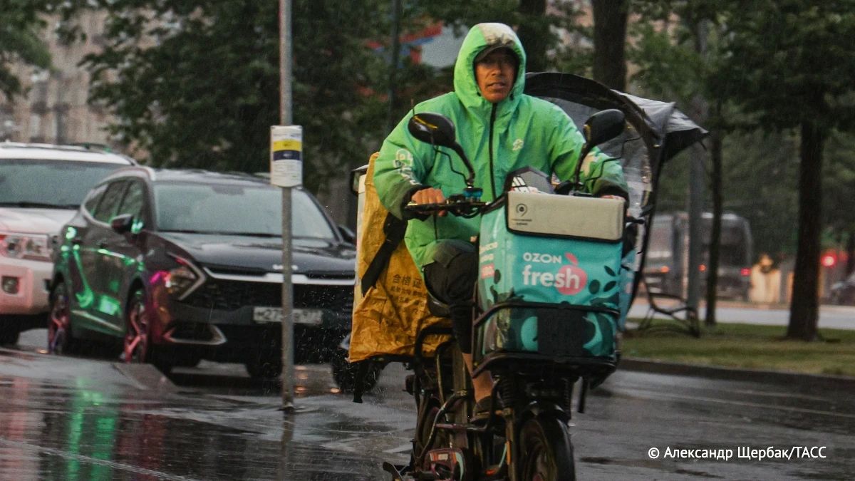 Дептранс Москвы вводит ежегодное тестирование для курьеров на знание ПДД и сервисной этики