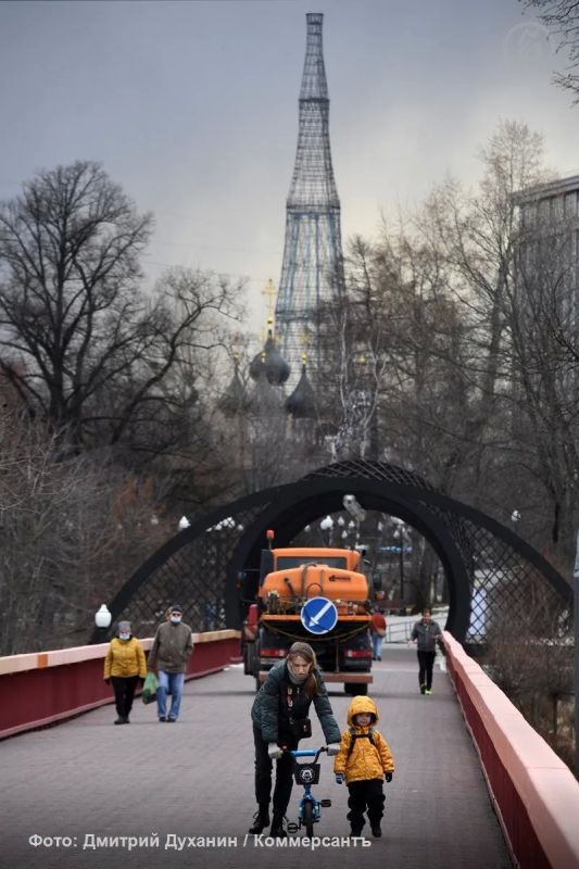 Ремонт Шуховской башни в Москве начнется в октябре и продлится три года, сообщил «Ъ» представитель Российской телевизионной и радиовещательной сети (РТРС), на балансе которой находится сооружение