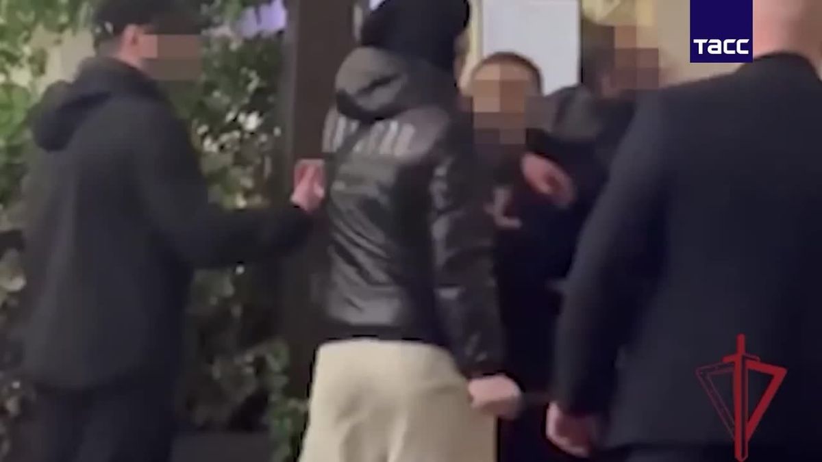 Росгвардейцы задержали подозреваемых в нападении с ножом в ресторане на Никольской улице, сообщили ТАСС в ГУ Росгвардии по Москве