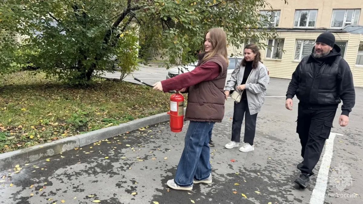 Когда пожар становится уроком: жители Южного округа столицы посетили пожарную часть Когда пожар становится уроком: жители Южного округа столицы посетили пожарную часть