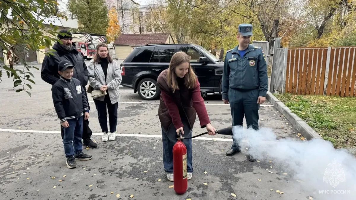 Когда пожар становится уроком: жители Южного округа столицы посетили пожарную часть Когда пожар становится уроком: жители Южного округа столицы посетили пожарную часть