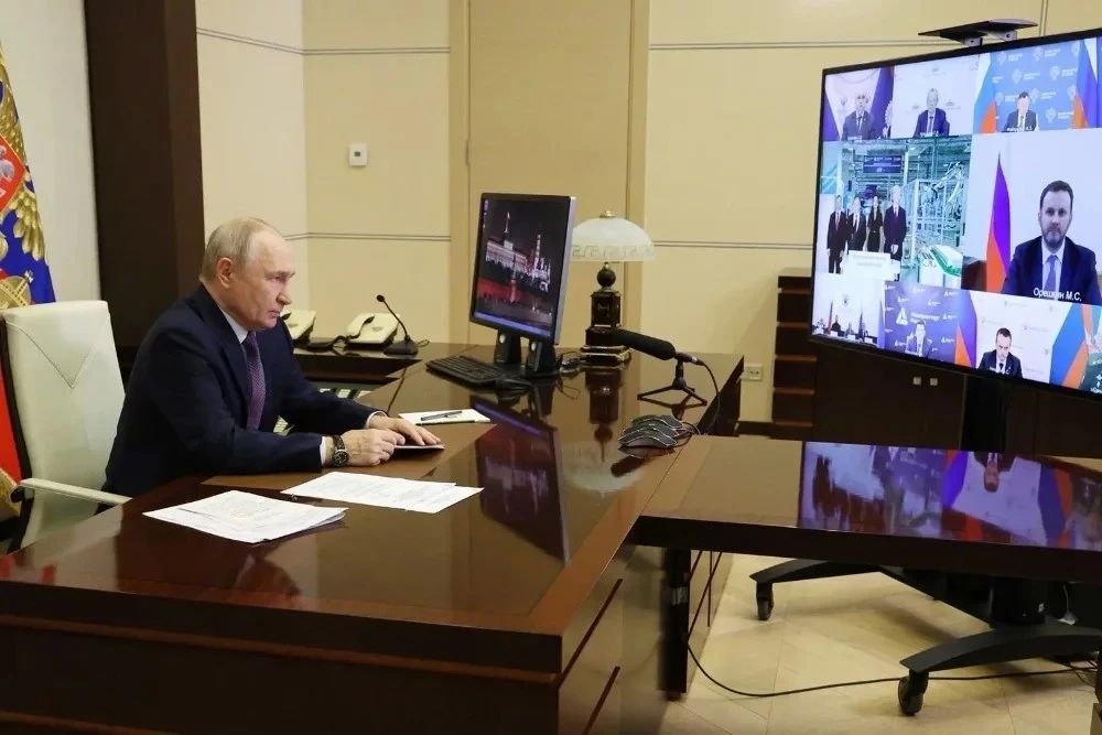 Для всей страны. Путин и Собянин открыли крупнейший кластер электробатарей Для всей страны. Путин и Собянин открыли крупнейший кластер электробатарей