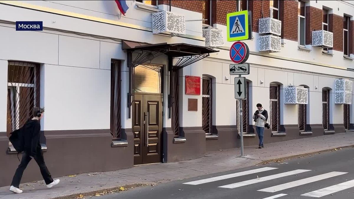 А теперь новость последнего часа - Хамовнический суд Москвы избирает меру пресечения генеральному директору парка "Патриот" Игорю Васильеву