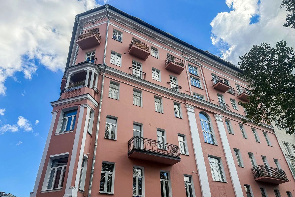 3 дома в стиле неоклассицизма капитально отремонтируют в Москве