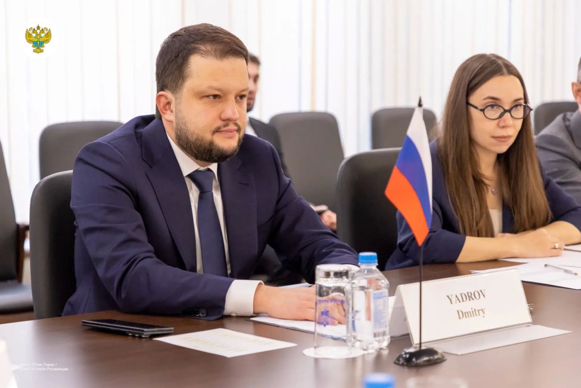 Дмитрий Ядров провел рабочую встречу с Чрезвычайным и Полномочным Послом Государства Катар в Российской Федерации шейхом Ахмедом Нассером Аль-Тани. Дмитрий Ядров провел рабочую встречу с Чрезвычайным и Полномочным Послом Государства Катар в Российской Федерации шейхом Ахмедом Нассером Аль-Тани.