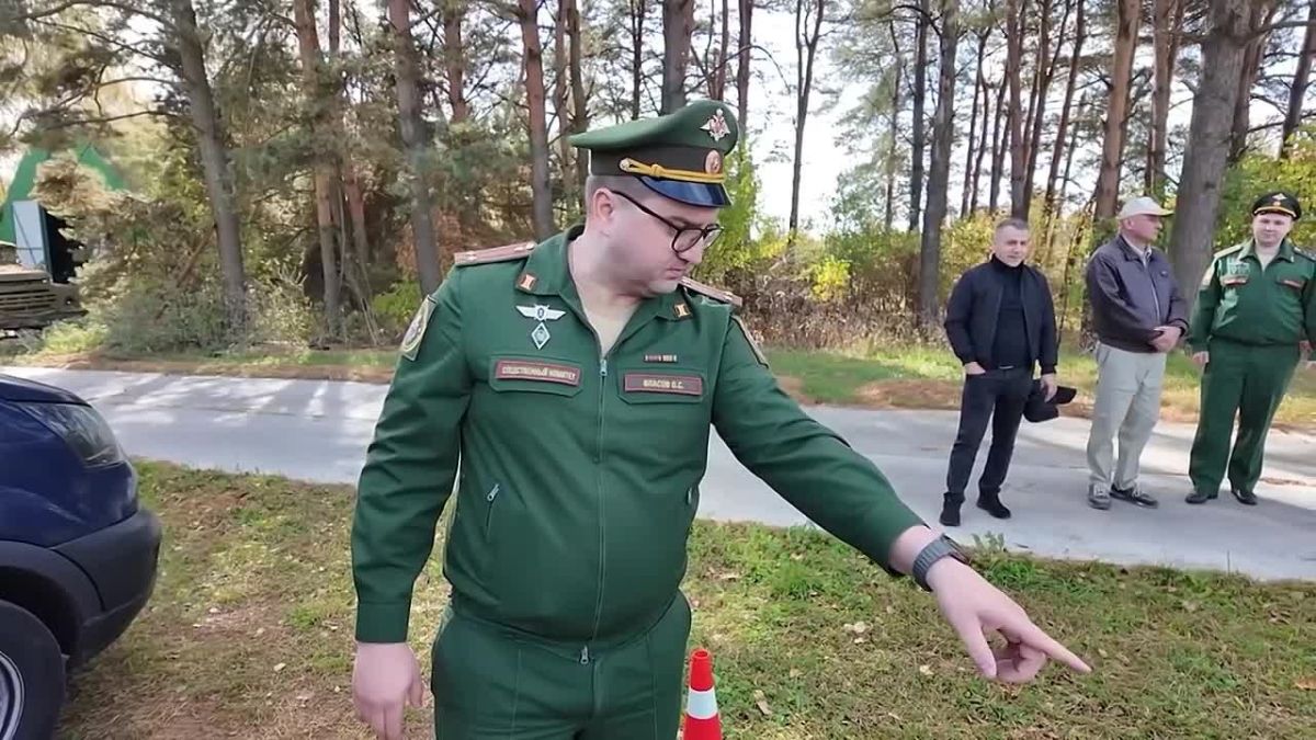 Офицеры военного следственного управления СК России по г. Москве организовали встречу с кадетами подшефного класса школы №920 в Кубинке, чтобы рассказать о работе военных следователей и требованиях к будущей профессии