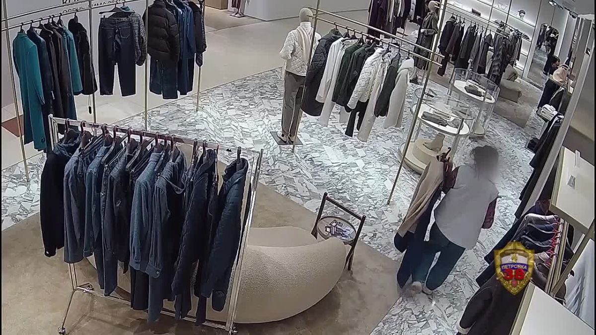 Два бутика за один поход: полицейские столицы задержали подозреваемую в кражах из магазинов