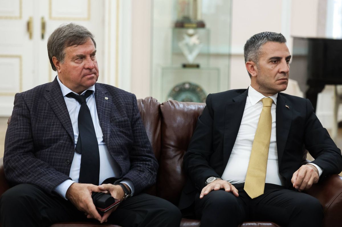 Михаил Дегтярёв: Провел в Минспорте рабочую встречу с президентом European Aquatics Антонио да Силва, вице-президентом организации Эрканом Ялчиным и председателем Международной федерации текбола Виктором Хусаром, которые... Михаил Дегтярёв: Провел в Минспорте рабочую встречу с президентом European Aquatics Антонио да Силва, вице-президентом организации Эрканом Ялчиным и председателем Международной федерации текбола Виктором Хусаром, которые...