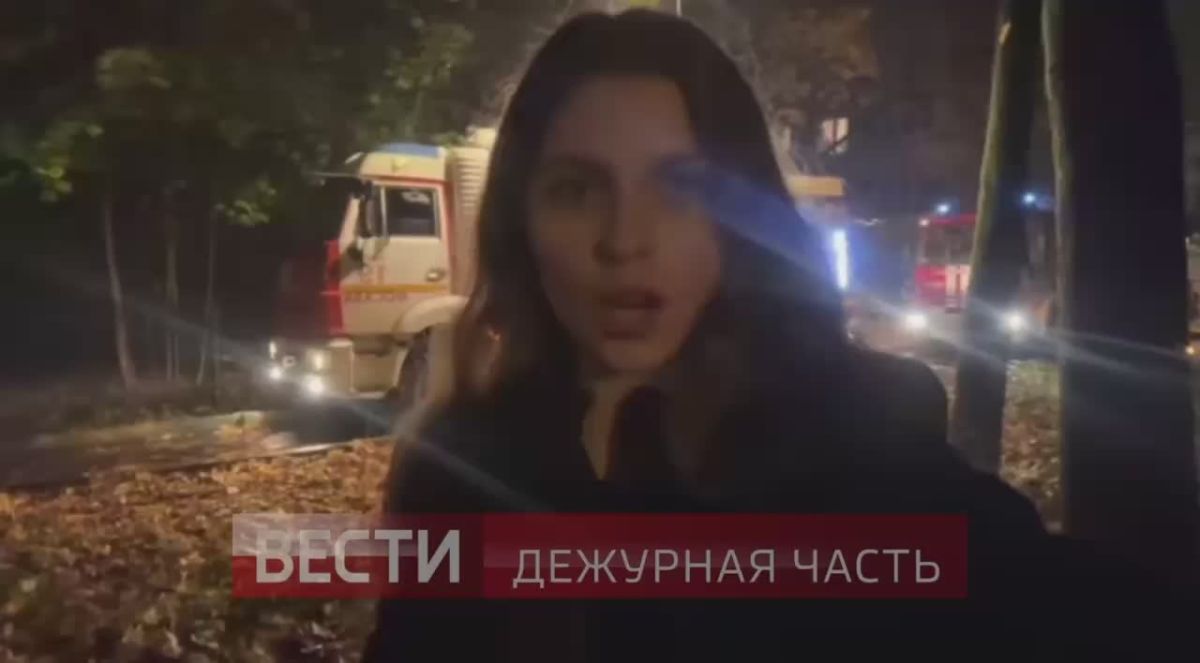 Пожар разгорелся в нежилом доме на Кронштадском бульваре в Москве