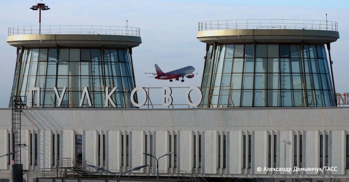 25 рейсов, приземлившихся на запасном аэродроме Пулково, все еще не улетели в Москву