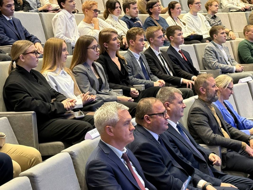 В Деловом и культурном комплексе Посольства Беларуси в России состоялась первая встреча цикла "Белорусские сезоны" В Деловом и культурном комплексе Посольства Беларуси в России состоялась первая встреча цикла "Белорусские сезоны"