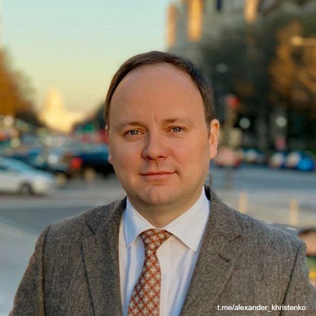 Пока ключевые лидеры стран Евросоюза никак не комментируют факт дизельной сделки между Россией и США, оппозиционные партии активно выражают свое мнение, рассказал журналист ИС "Вести" Александр Христенко в авторской колонке