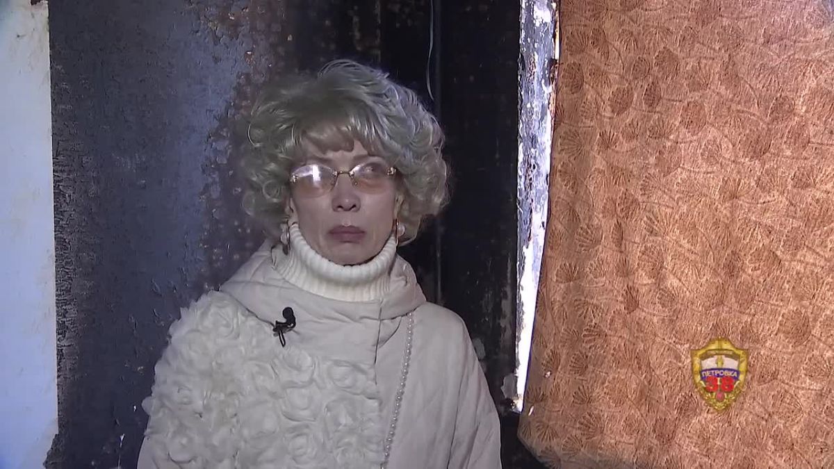 Сотрудники ГАИ спасли женщину из горящей квартиры в Москве