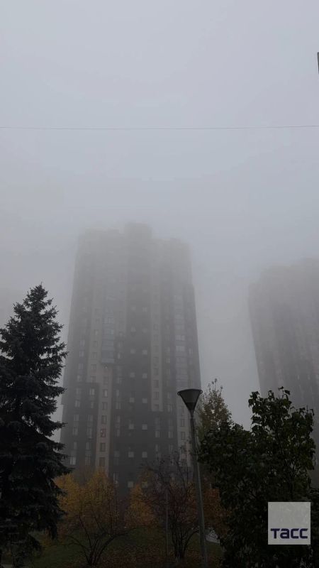 Утренний туман накрыл подмосковные Химки Утренний туман накрыл подмосковные Химки