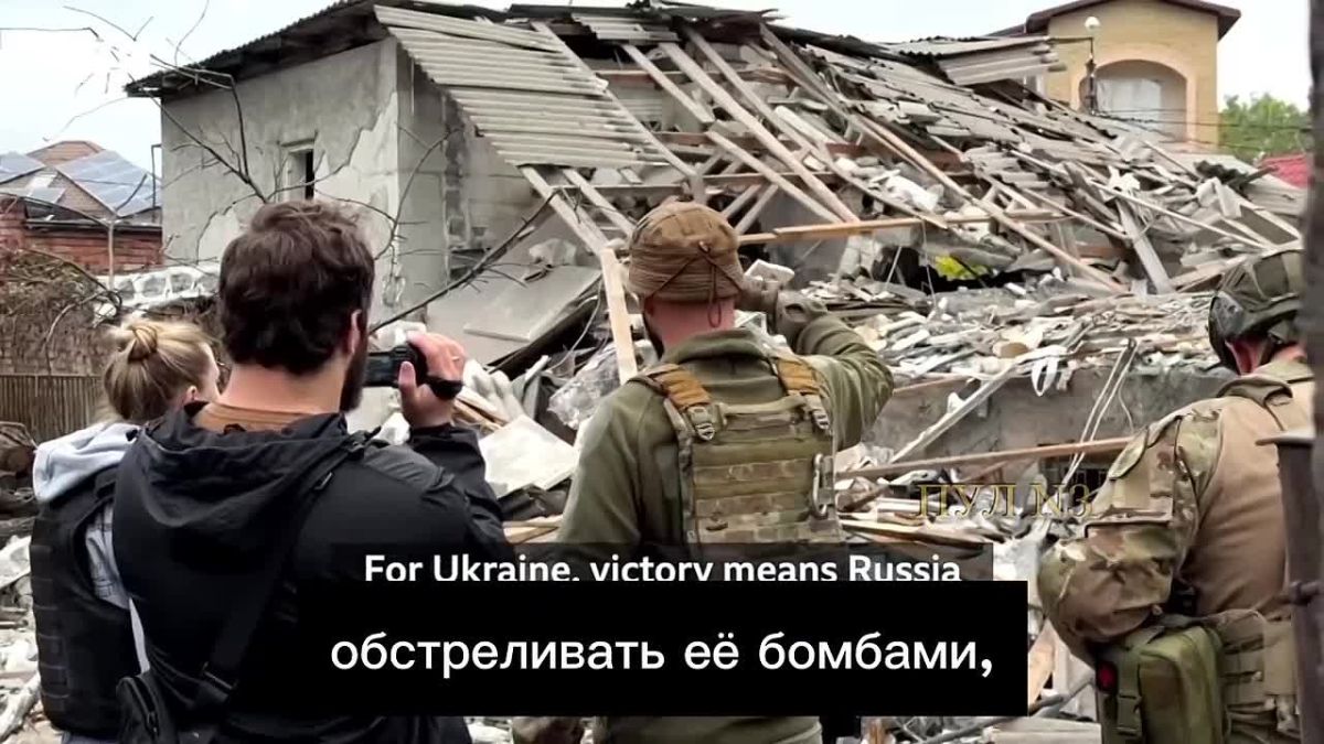 «Зеленский в Москву с флагом не войдет»: Киев жёстко спустили с небес на землю