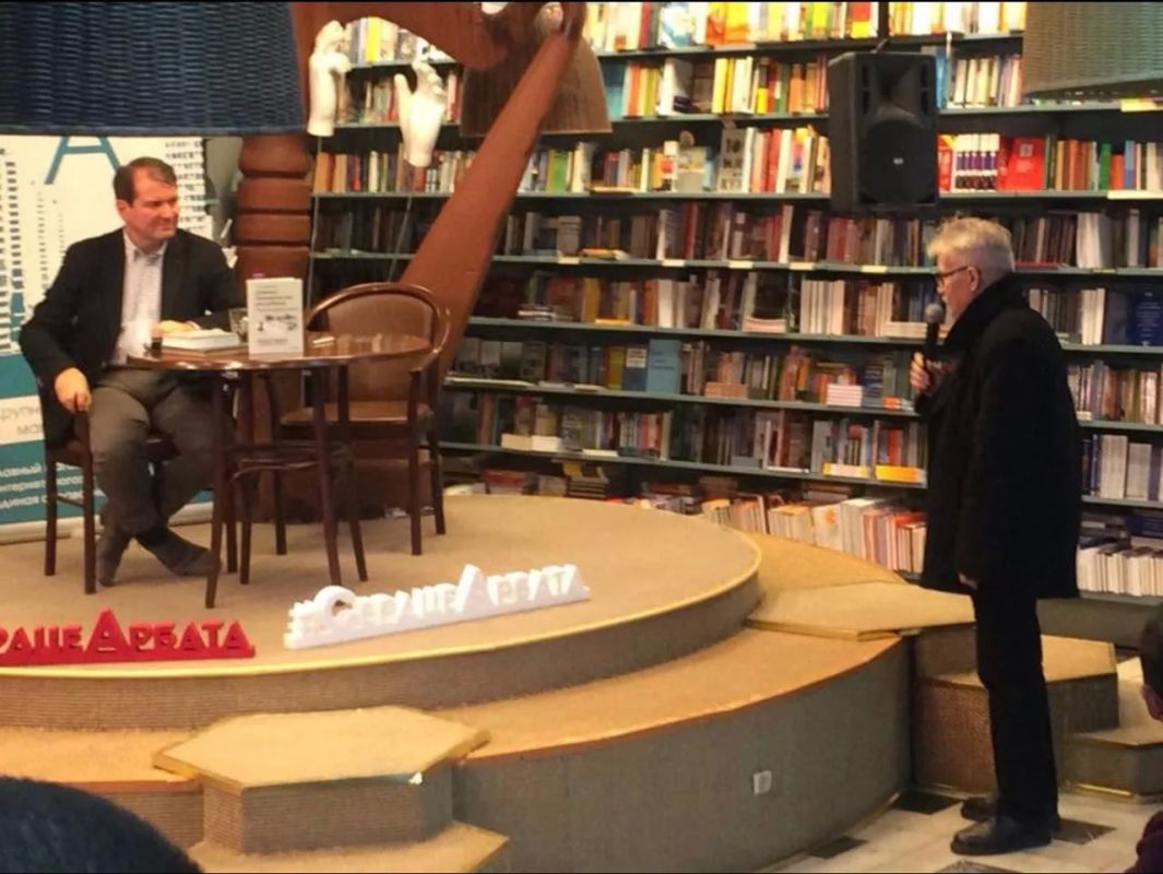 Владимир Корнилов: В этот день 10 лет назад презентовал свою книгу о Донецкой республике в Москве Владимир Корнилов: В этот день 10 лет назад презентовал свою книгу о Донецкой республике в Москве