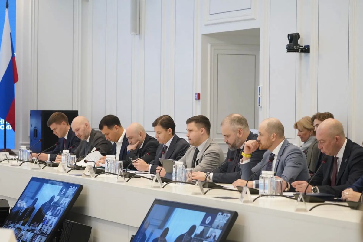 В Минстрое России прошло еженедельное оперативное совещание под председательством Министра строительства и ЖКХ РФ Ирека Файзуллина В Минстрое России прошло еженедельное оперативное совещание под председательством Министра строительства и ЖКХ РФ Ирека Файзуллина