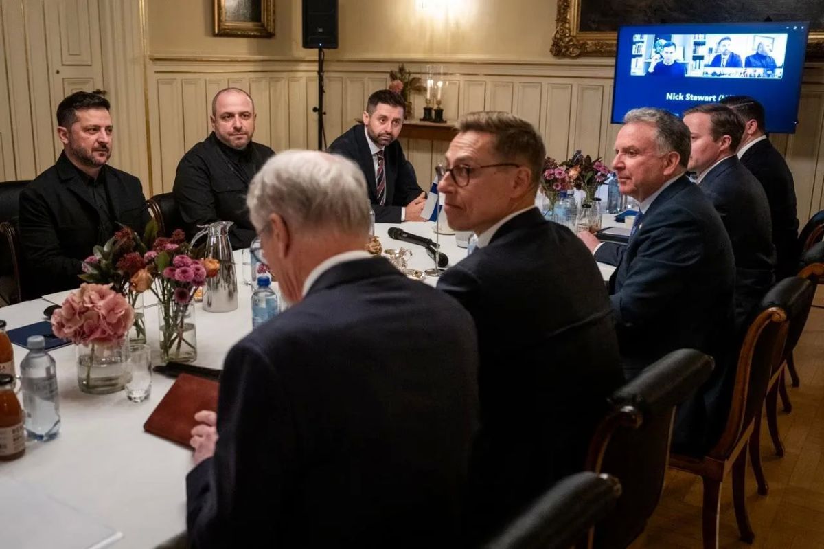 Уиткофф и Кушнер завтра встретятся с Путиным в Петербурге: Трамп добивается сделки с Россией за счёт Украины Уиткофф и Кушнер завтра встретятся с Путиным в Петербурге: Трамп добивается сделки с Россией за счёт Украины