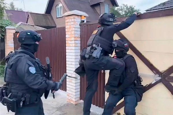 В столице при участии спецназа Росгвардии задержан подозреваемый в афере с имуществом умершей пенсионерки