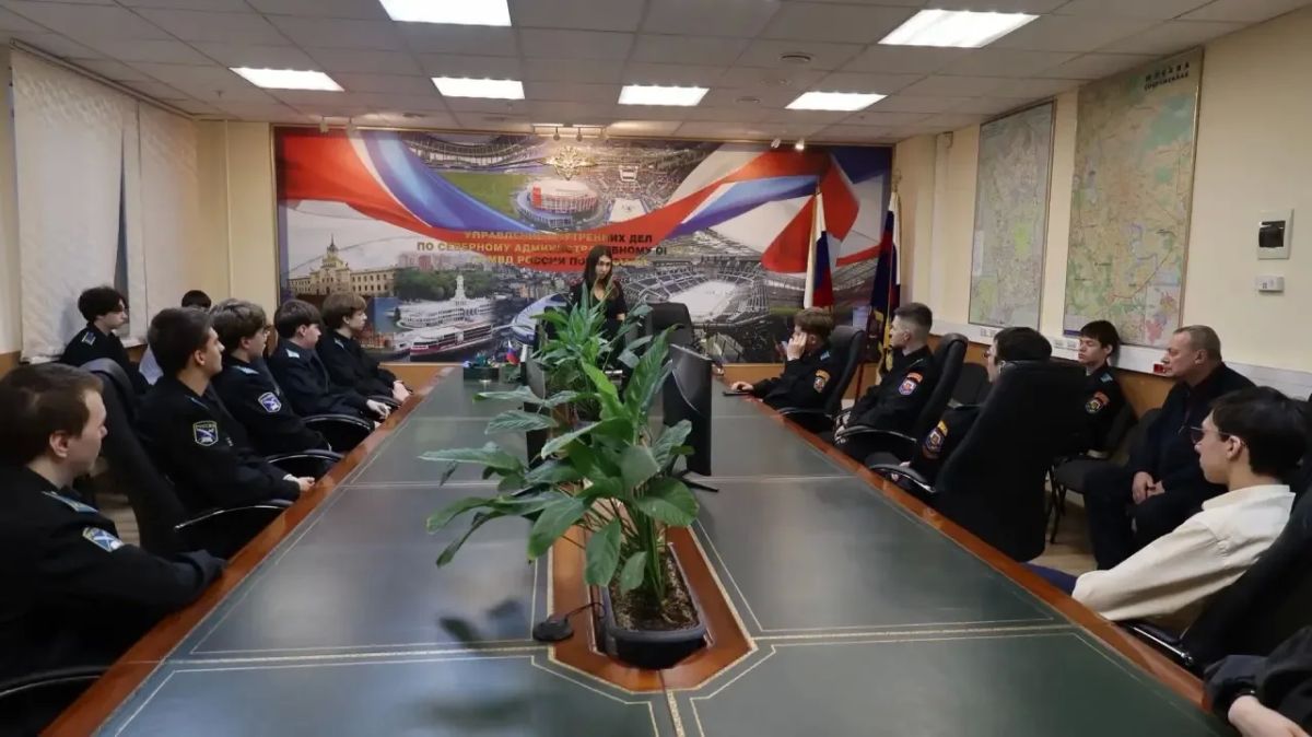 Увидеть, попробовать, узнать: школьники открыли для себя мир полицейской службы Увидеть, попробовать, узнать: школьники открыли для себя мир полицейской службы
