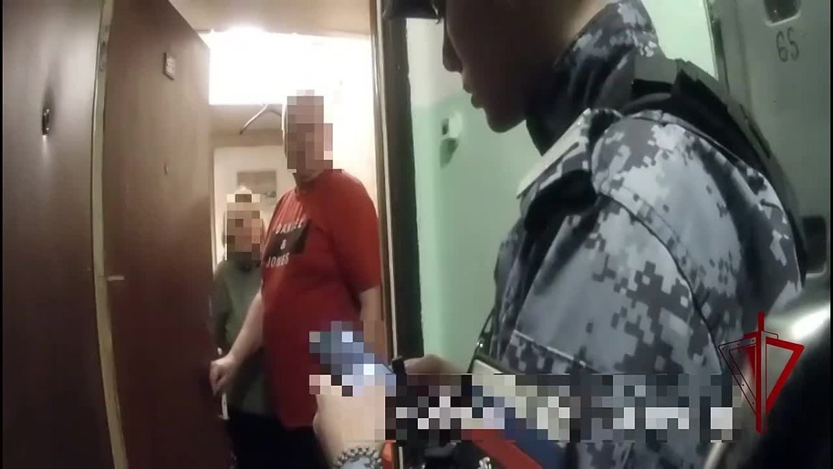 В Москве сотрудники Росгвардии задержали скрывавшегося от правосудия мошенника