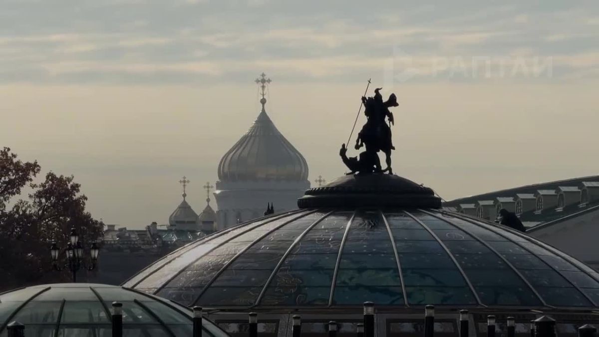 Москва во всей красе: златоглавую столицу сняли в лучах осеннего заката в преддверии саммита Россия — Африка, который пройдет 28–29 октября