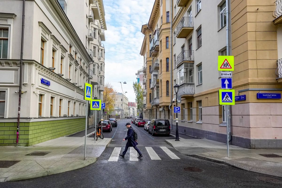 В Басманном районе #ЦАО комплексно благоустроили улицу Машкова