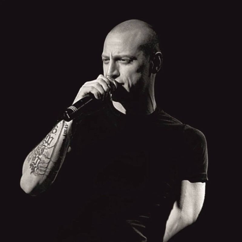 Умер рэпер Миша Маваши. О смерти 41-летнего музыканта сообщили его близкие
