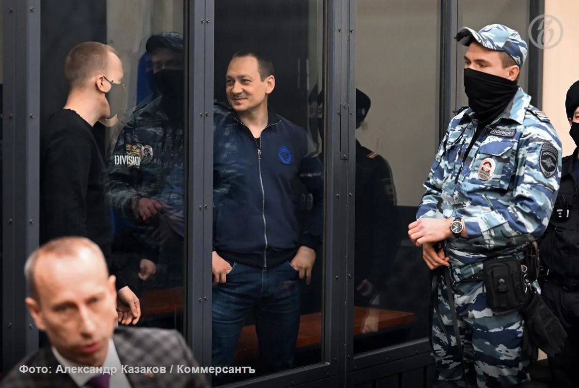 Из колонии освободился последний фигурант громкого дела о подбросе наркотиков журналисту Ивану Голунову